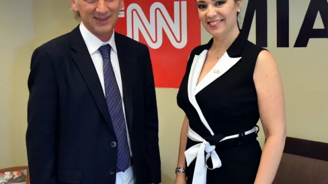 InfoNegocios Miami entrevistó al periodista Marcelo Longobardi en su visita a los estudios de CNN en Español en Estados Unidos