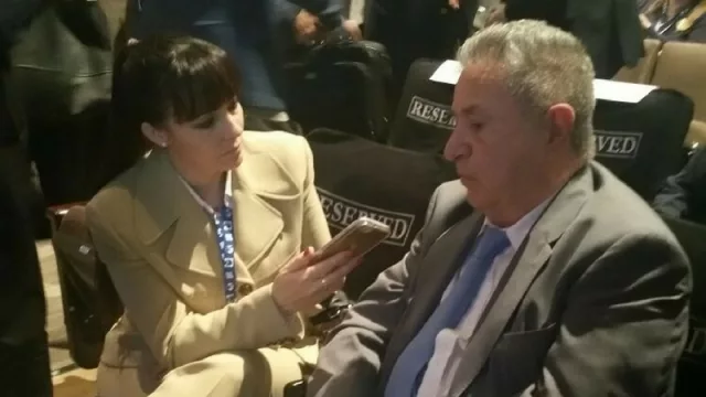 La Directora de InfoNegocios-Miami entrevista al ex Presidente Eduardo Duhalde, 'el comunismo en latinoamérica se le está acabando el tiempo'.