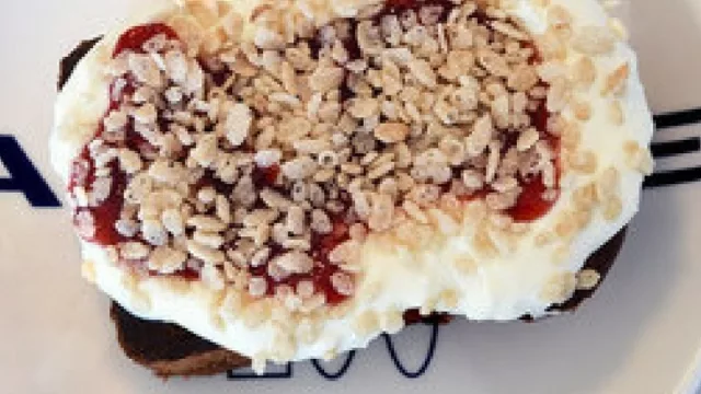 Kellogg's establece alianza con el restaurante SQIRL y la chef Jessica Koslow para crear un cereal de desayuno para la cena