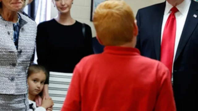 Trump destaca su iniciativa para apoyar la educación de jóvenes desfavorecidos en su cuarto viaje a Florida