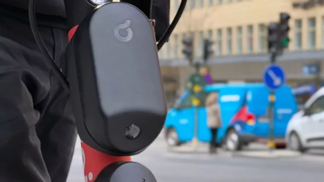 Los patinetes también se vuelven inteligentes: Voi despliega una tecnología para detectar la conducción en las aceras