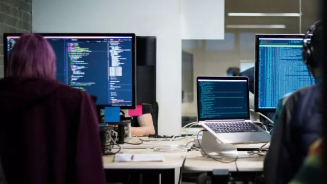 Cómo convertirse en programador (la carrera del futuro) en menos de 1 año: 5 consejos