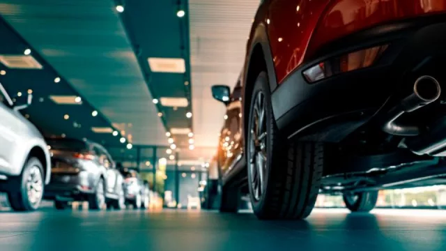 Hace 10 años se necesitaban 19 salarios mínimos para comprar el 0 Km más barato del mercado (hoy hacen falta 50)