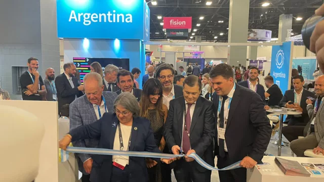 El Gobernador Gerardo Zamora se encuentra en eMerge Américas (el principal evento tecnológico mundial que se celebra en Miami y marca la Miami Tech Week 2023.
