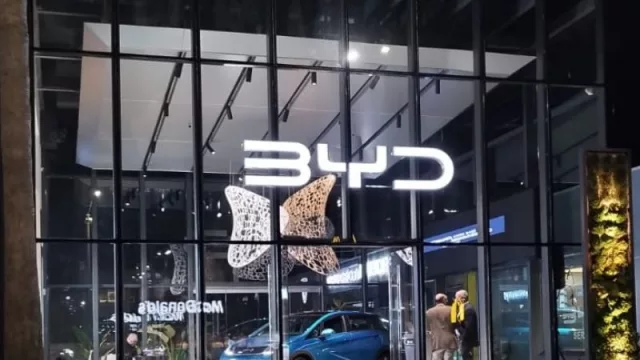 BYD inauguró showroom en Carrasco (y lanzó dos nuevos autos para Uruguay)