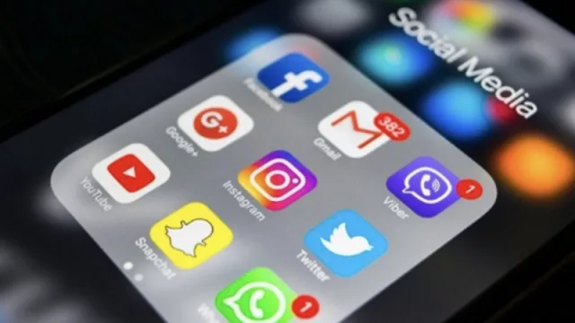 Average time online. More than a third of our waking time is spent on it! Did we realize this? Is it bad?