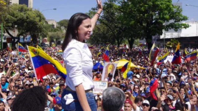 Golpe al pueblo Venzolano y a la democracia de toda América: la dictadura de Maduro inhabilita a María Corina Machado (la esperanza de volver a la democracia) por 15 años