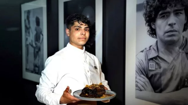 Abrió Maradona(10), el nuevo (y primer) restaurante oficial “del Diego” en Buenos Aires (platos inspirados en su trayectoria)