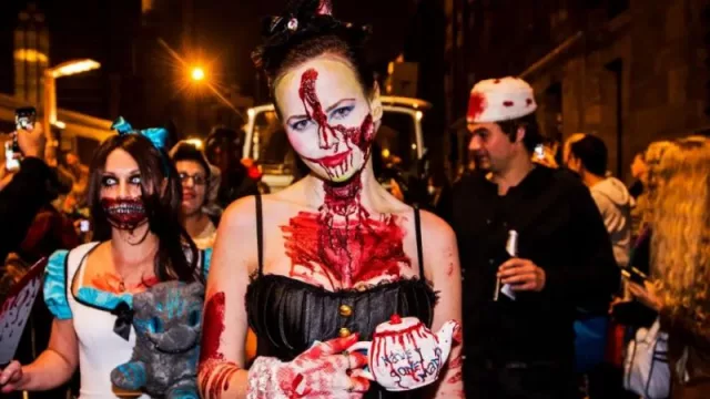 Es Halloween y todo Lincoln Road (y todo Miami) lo festeja (una celebración que acerca a más de 50.000 asistentes)