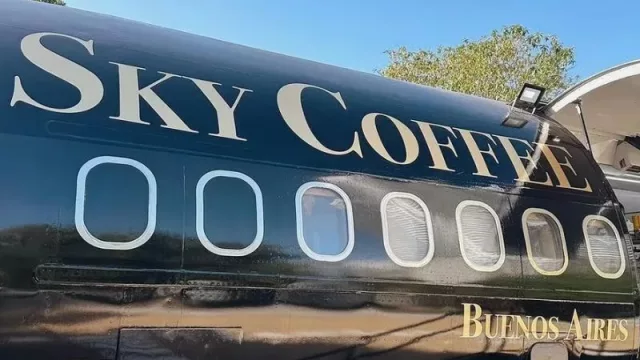 Abrió en Miami Sky Coffee Buenos Aires, una cafetería singular en un avión McDonnell Douglas (parte I)