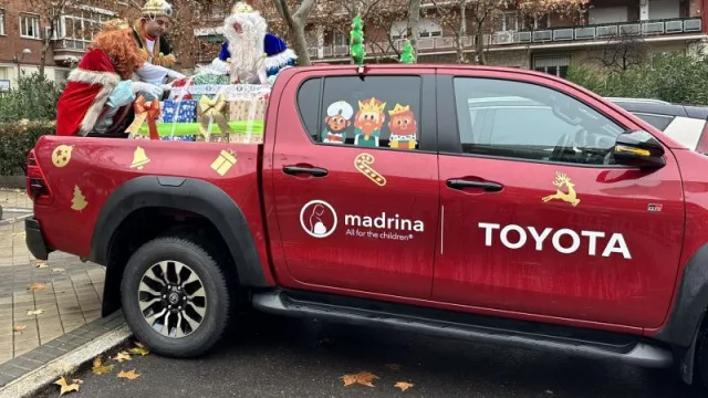 Toyota y la Fundación Madrina repartieron juguetes y sonrisas en la “Campaña Mágica de Navidad”
