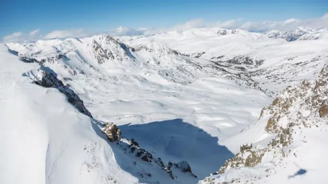Andorra la Vella y Sierra Nevada, los destinos con más reservas para esta temporada de esquí (donde disfrutar de la nieve al máximo)