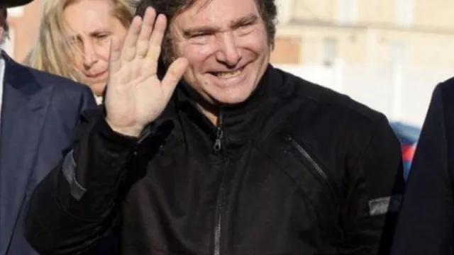 El presidente argentino, Javier Milei, se reúne con Elon Musk en Texas para explorar oportunidades de inversión (en Miami será premiado y en Dinamarca comprará aviones F 16)