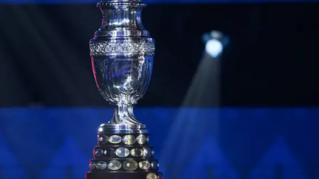 Finalist forecasts: nobody wants to be the candidate out of superstition, but which teams have the best chances, what does the AI say, and what do the bookmakers say?