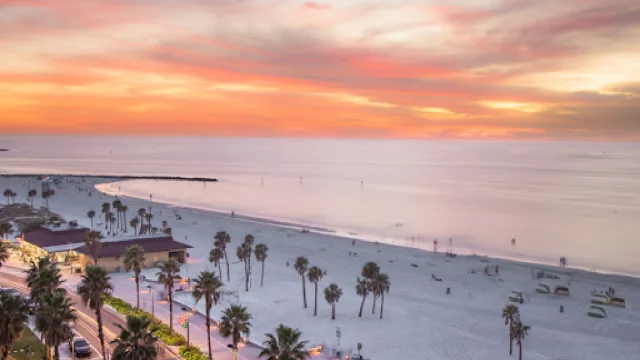 Clearwater Beach en Florida ¿La playa que le disputa a Siesta Beach el primer puesto a la mejor de USA?: la otra playa de Florida que es sensación este verano 2024