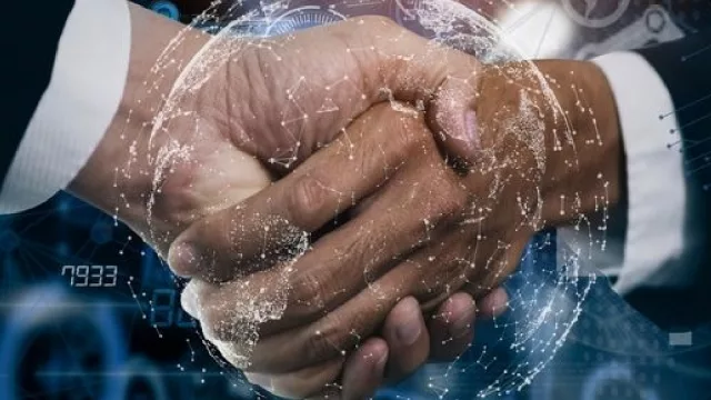 Fujitsu y Kore.ai anuncian una alianza estratégica para revolucionar la IA conversacional en España