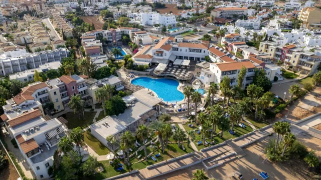 Inyección de CO2 e IoT, claves para ahorrar agua en la industria turística este verano