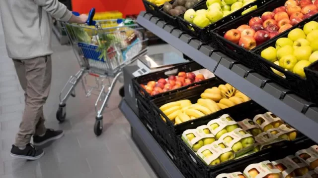 1 de cada 3 españoles modifica sus hábitos de compra debido al cambio climático (el 64% dan mucha importancia a la sostenibilidad de los envoltorios de los productos)