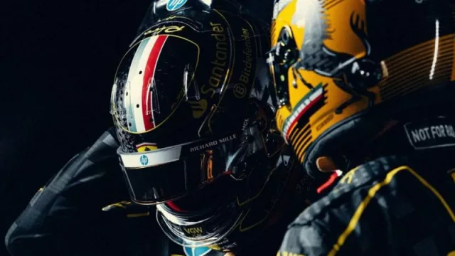 El otro gran triunfo estratégico de Ferrari: el negro o mejor dicho el crossing (una de las marca que mejor entiende la experiencia de marca y la dinámica de expansión)