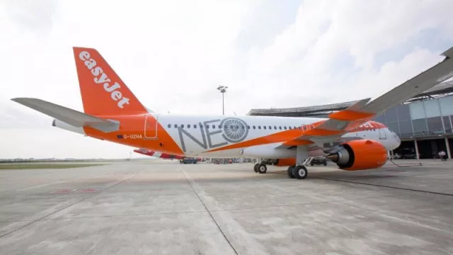 EasyJet lanza una venta anticipada de más de 39.000 vuelos para viajar (por España) en verano de 2025