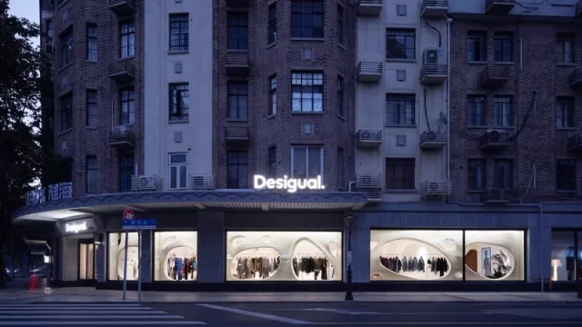 ¡Hola China! Desigual abre su primera tienda en Shanghái para fortalecer su presencia en Asia