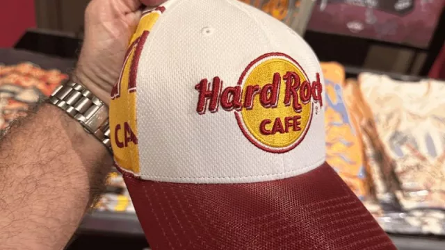 An Unmissable Experience at Hard Rock Café Miami in Bayside: We Tried Messi’s Burger Again!