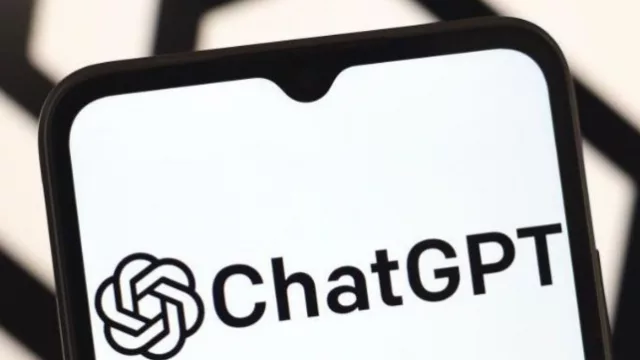 La caída global de ChatGPT (por unas horas) ¿Que ocurrió? ¿Qué alternativas hay? (la importancia vital hoy del AI en la vida diaria)