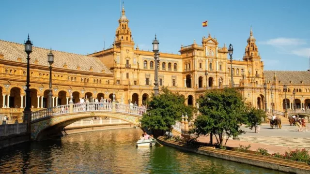 Sevilla, Madrid y Málaga, los destinos españoles más reservados para visitar en Semana Santa