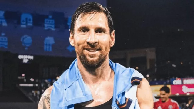 Messi é “extraterrestre”? Doblete, caneta e passe aos Playoffs (gols e análise)