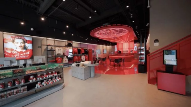 The Coca-Cola House: The Last and Definitive Move in the Attention War (the Branded Phydigital Planet Era)