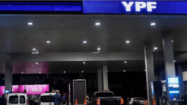 YPF (Argentina) Aims to Sell McDonald's Burgers, Launch Its Own Credit Card, and Offer Pharmacy Goods by 2026: The Oil & Gas Giant's Bid to Become a "Daily Life Platform"