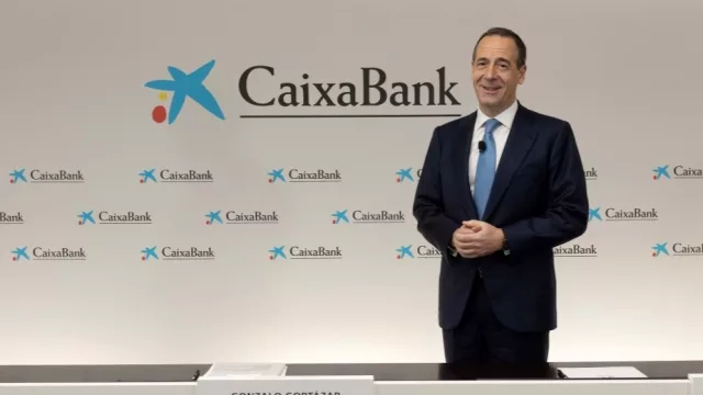 CaixaBank obtiene un beneficio neto de 5.891 millones de euros en 2025, un 1,8% más, por el fuerte crecimiento del negocio
