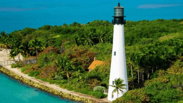 Bill Baggs Beach 2026: A Praia Virgem de Miami que é uma Cena Perfeita de Filme