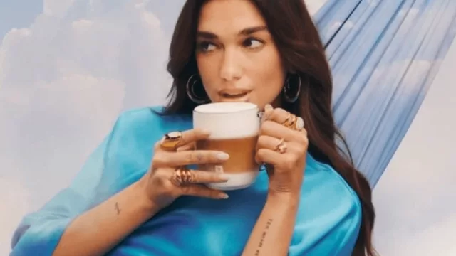 Nespresso & Dua Lipa: la era de mega celebridades, campañas integrales, culturales y phigitales