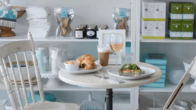 Clásica Victoria, un encantador restaurante que reescribe y revaloriza el concepto de Family Owned en Miami