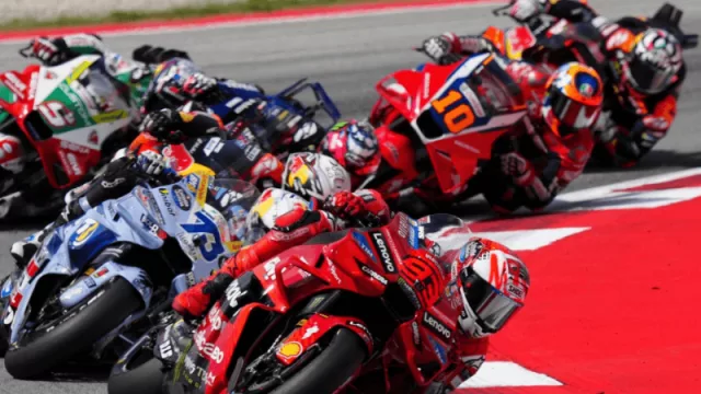 O Hard Rock Stadium de Miami também vai receber uma corrida de MotoGP? (Imagina a cidade com mega eventos e ativações do universo das motos!)
