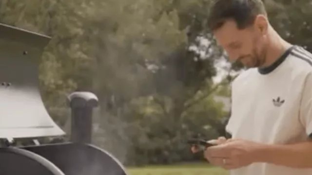 Messi Just Keeps Dropping Heat: New Viral Moment with Leo Firing Up the Grill and Snacking on Argentinian-Style Lay's