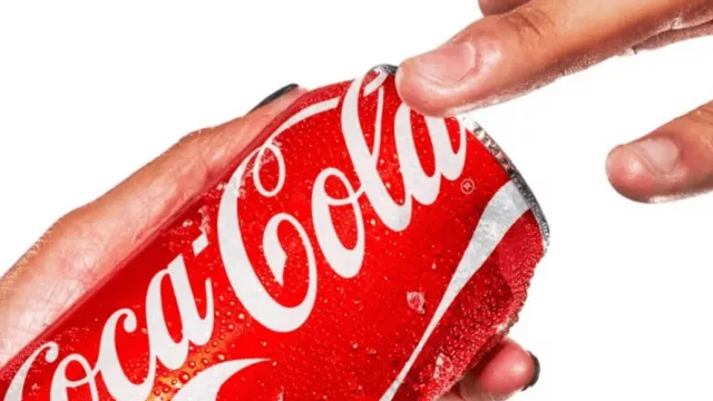 Coca-Cola, el hackeo perceptivo: cromática de alta vibración, priming afectivo (¿Qué es un debranding?)